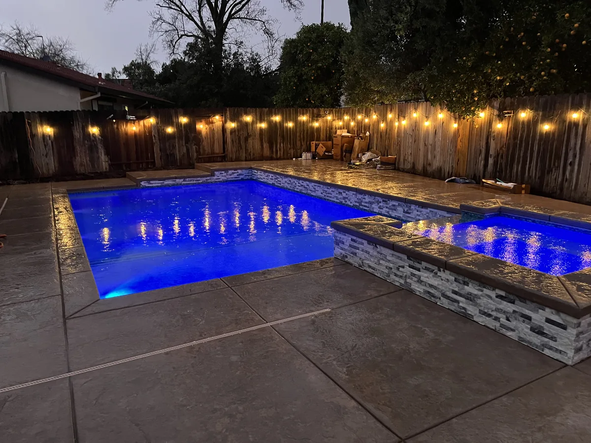 Concrete detail β Pool raised wall led lighting string lights by Pinnacle Pools and Landscape, Sacramento CA